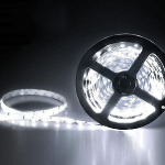 LED LENTES - / 3528 / 60 LED/m / 4,8 W/m / 12VDC / 280Lm/m / NW - neitrāli balta / IP65 / 5901854771823 / 05-415     :: LED lentes netrāli balta krāsā