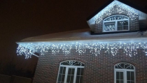 LED Ziemassvētku āra un iekštelpu virtene lāstekas / CW - Auksti balta / 300 diodes / 9m / savienojamā / 2000002004554 / 19-440 :: LED virtenes lāstekas iekštelpām un mājas fasādei