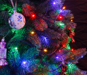 LED Ziemassvētku iekštelpu virtene ar kristāliem / RGB - daudzkrāsaina / 200 LED diodi / 8,57W / 15.1m / IP44 / savienojamā / 19-521 :: LED Ziemassvētku virtenes